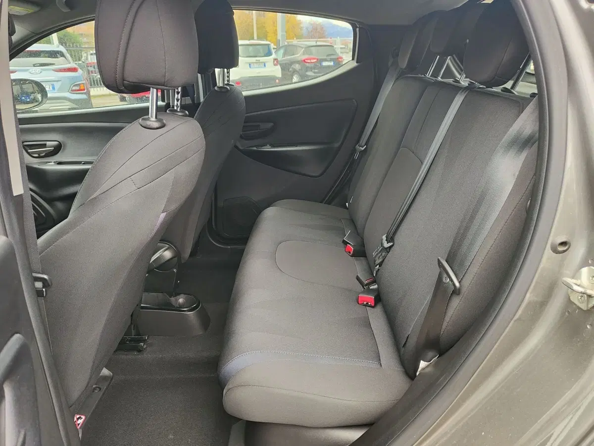 Lancia Ypsilon usata a Torino (12)