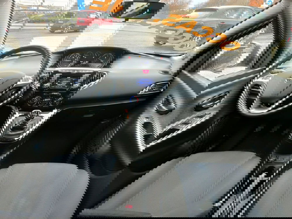 Lancia Ypsilon usata a Torino (13)