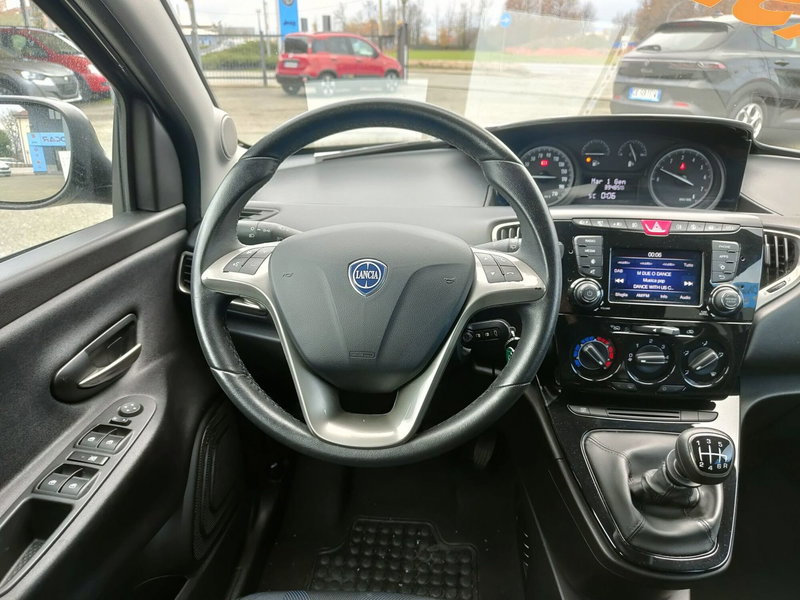 Lancia Ypsilon usata a Torino (14)