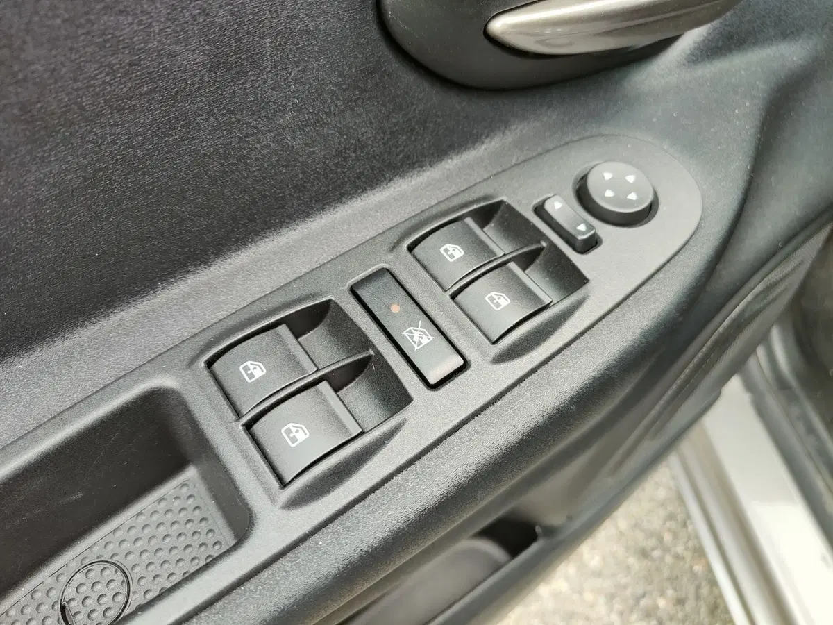 Lancia Ypsilon usata a Torino (18)
