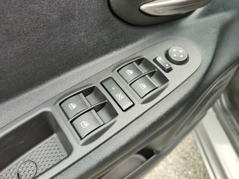 Lancia Ypsilon usata a Torino (18)