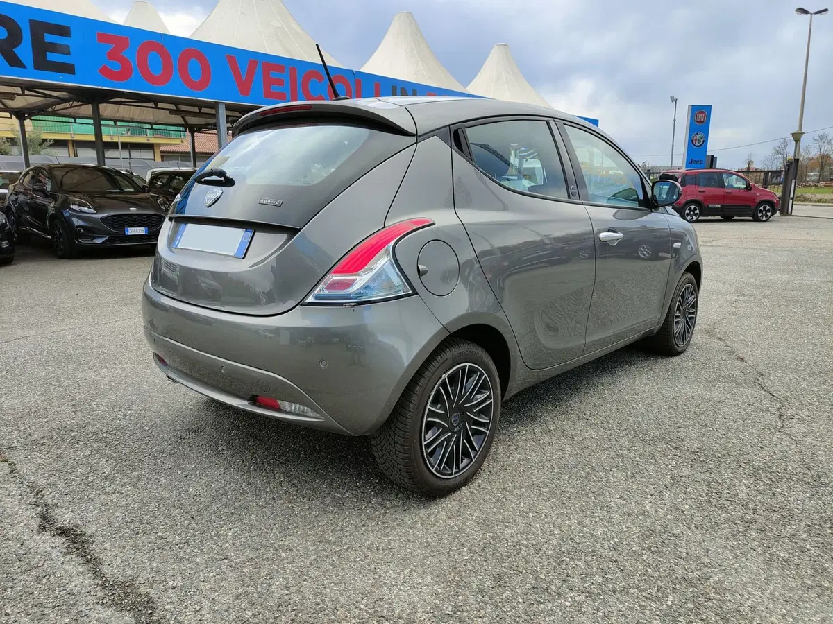Lancia Ypsilon usata a Torino (4)