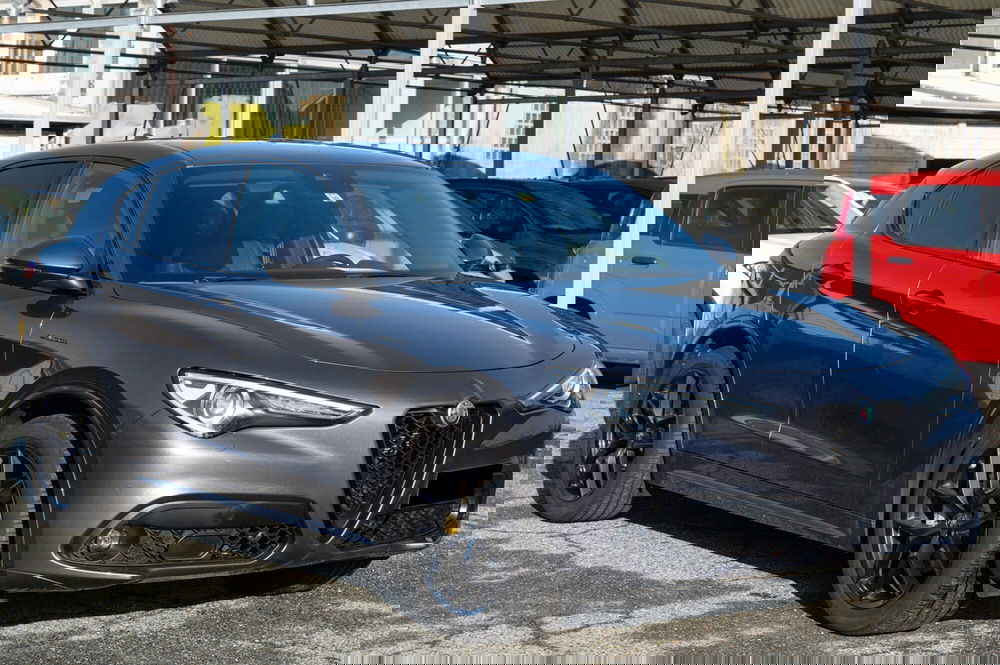 Alfa Romeo Stelvio usata a Torino (11)