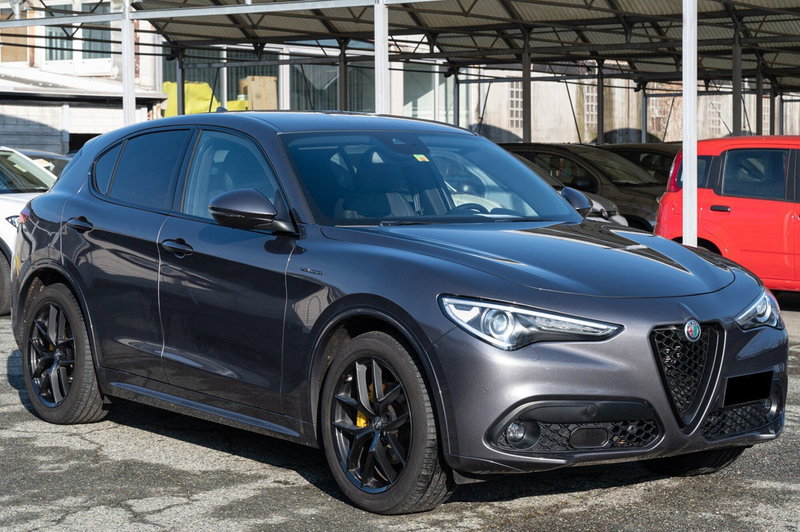 Alfa Romeo Stelvio usata a Torino (11)