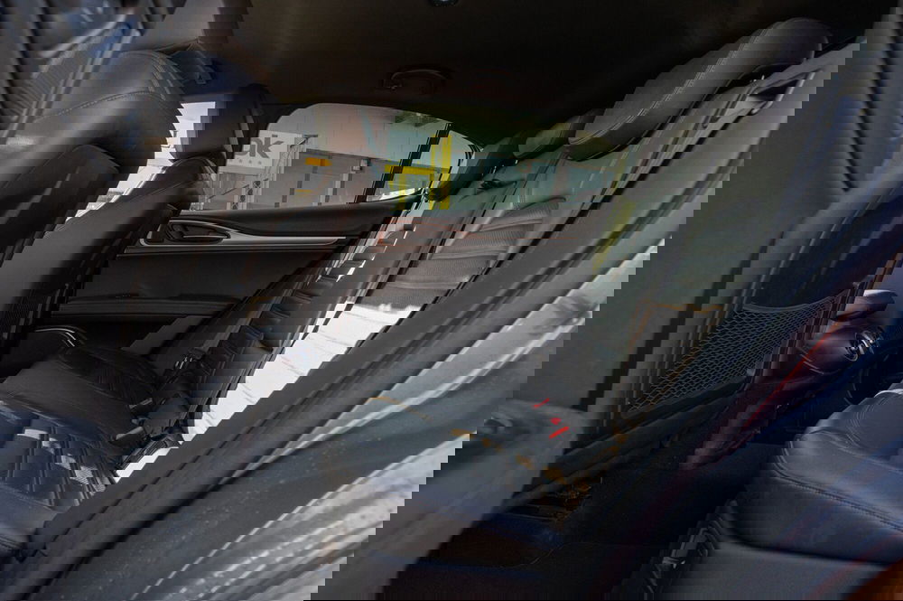 Alfa Romeo Stelvio usata a Torino (16)