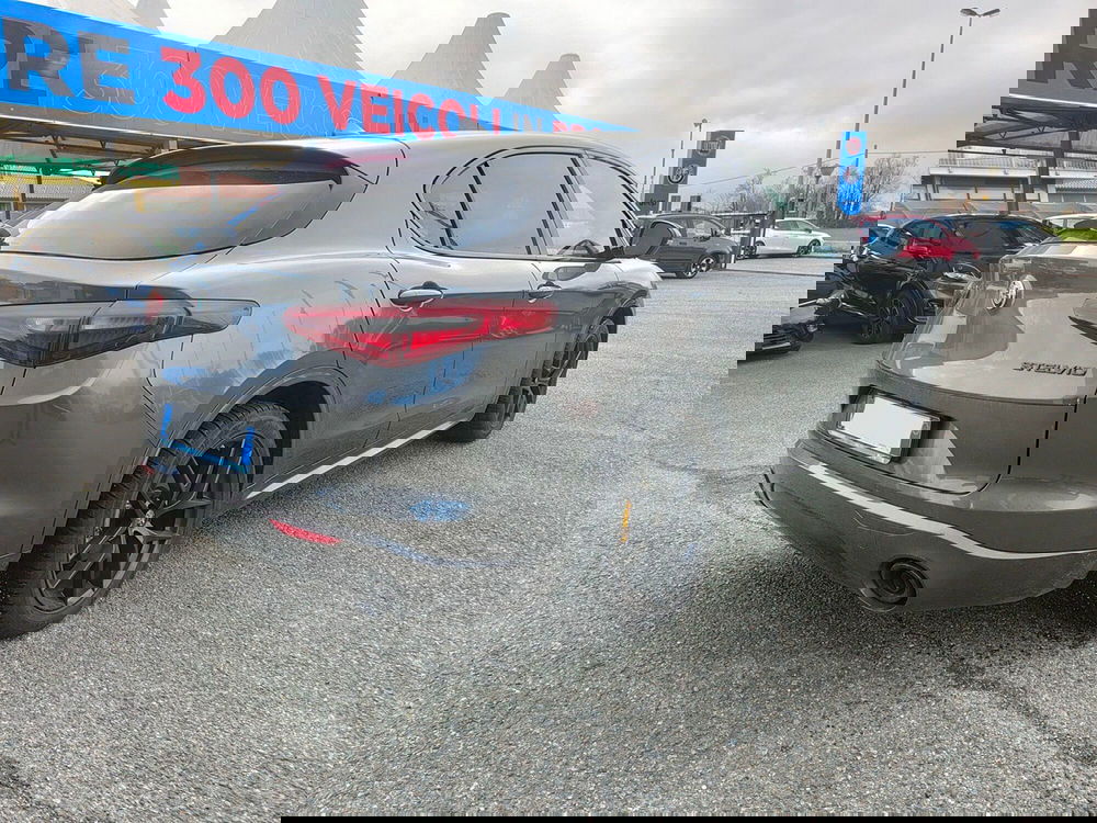 Alfa Romeo Stelvio usata a Torino (4)