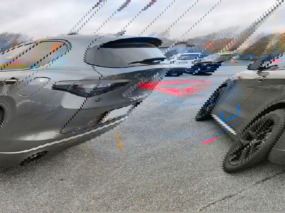 Alfa Romeo Stelvio usata a Torino (5)