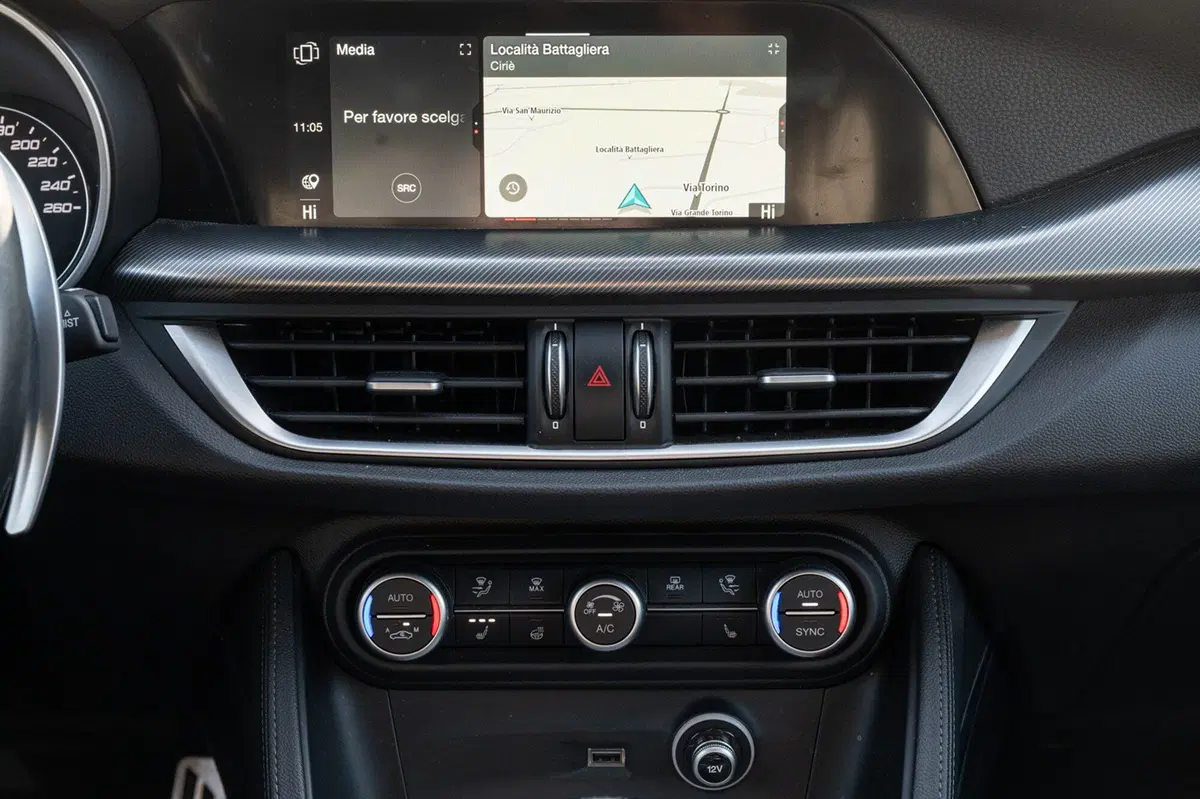 Alfa Romeo Stelvio usata a Torino (8)
