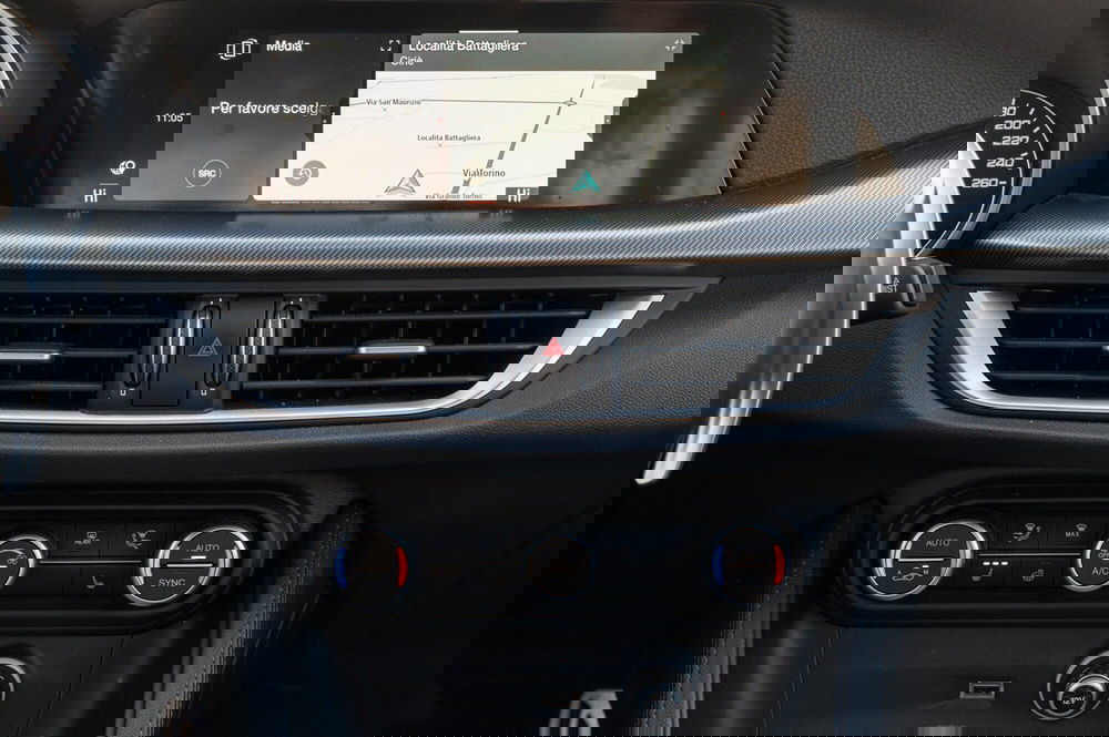 Alfa Romeo Stelvio usata a Torino (8)