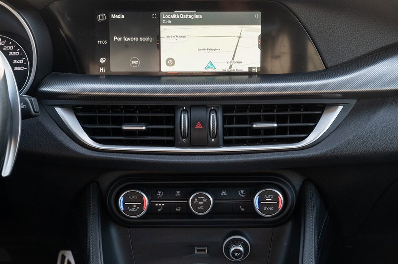 Alfa Romeo Stelvio usata a Torino (8)