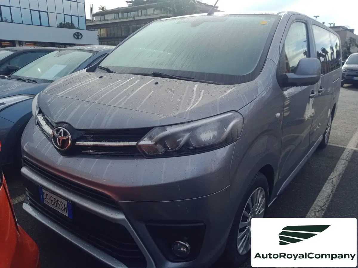 Toyota Proace Verso usata a Roma
