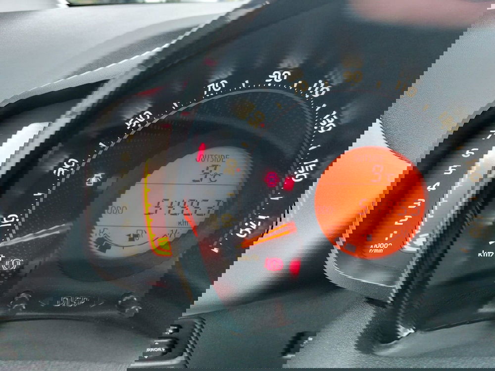 Toyota Aygo X usata a Pavia (12)