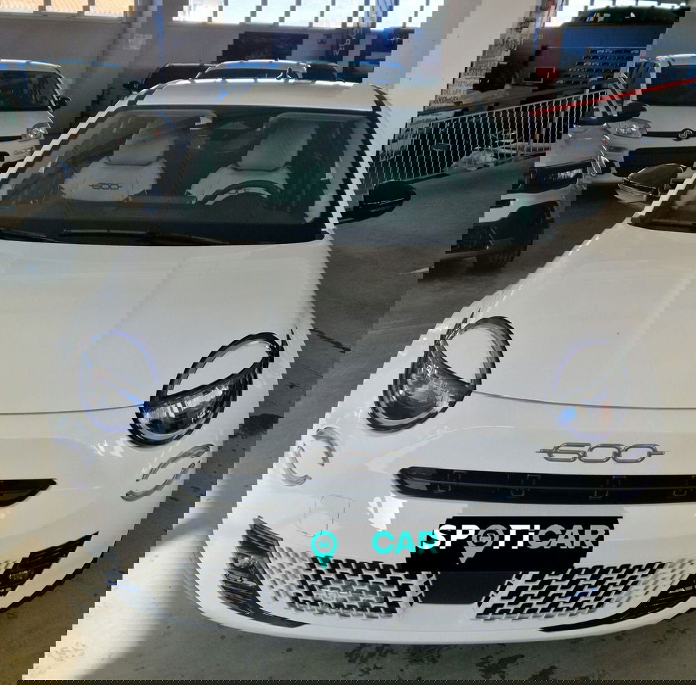 Fiat 600 nuova a Terni (2)