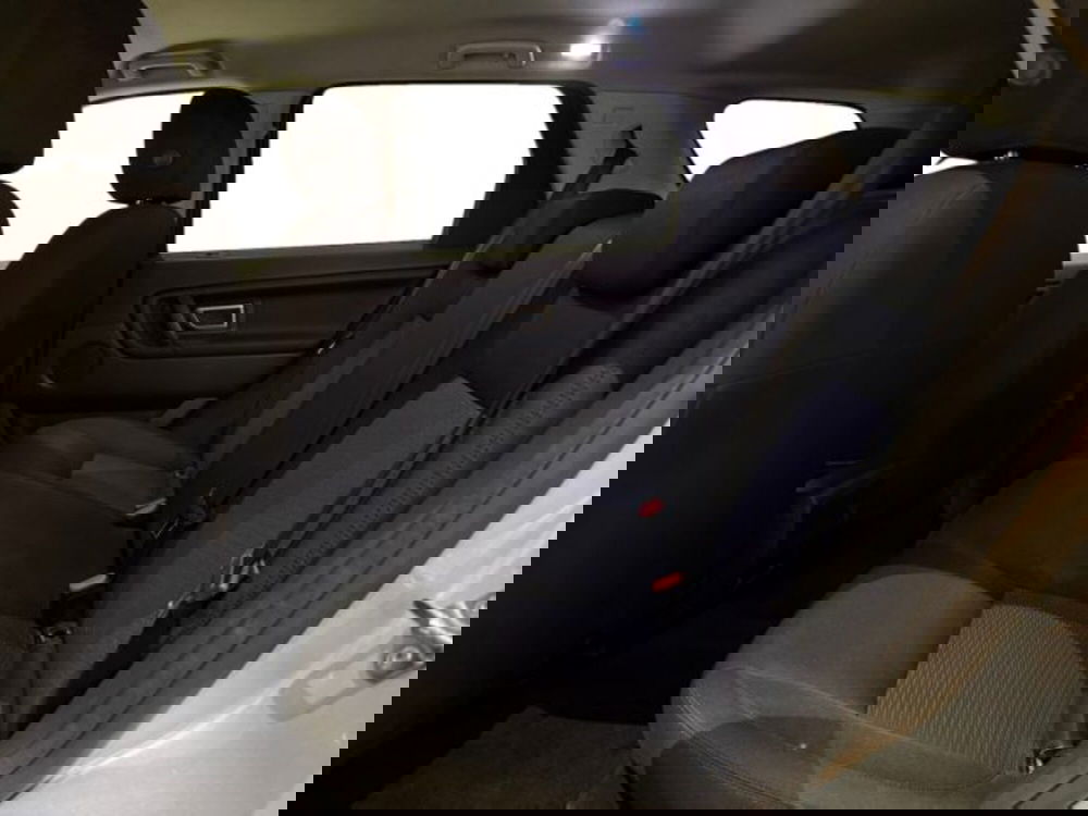Land Rover Discovery Sport usata a Livorno (16)