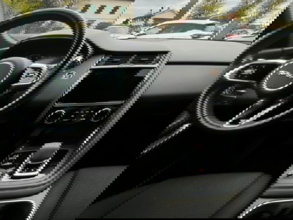 Jaguar E-Pace usata a Livorno (5)