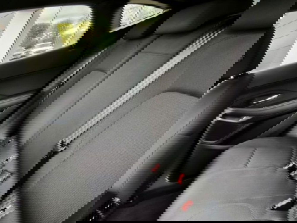 Jaguar E-Pace usata a Livorno (7)