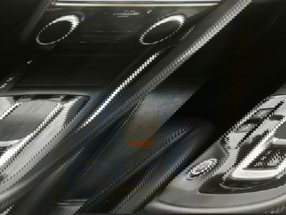 Jaguar E-Pace usata a Livorno (8)