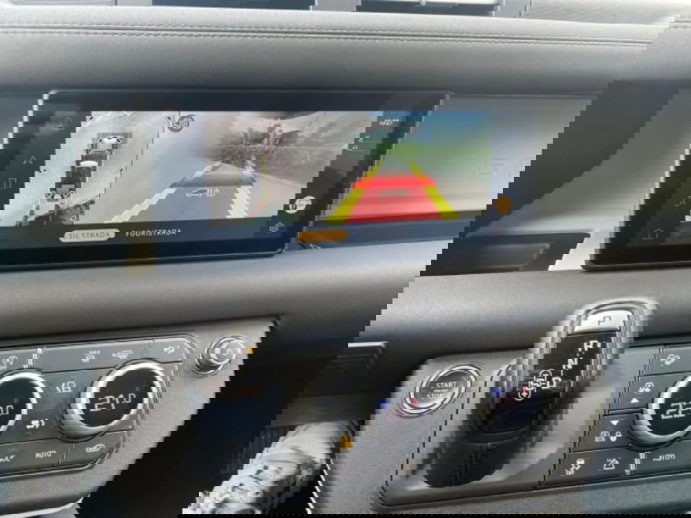 Land Rover Defender usata a Livorno (11)