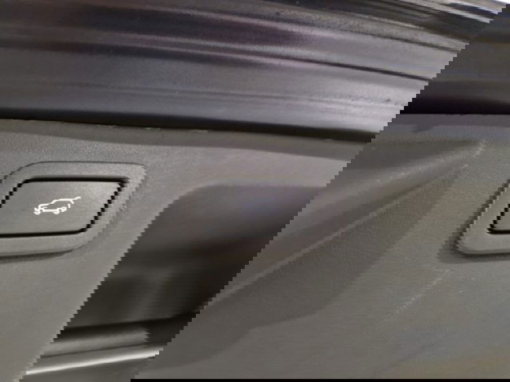 Land Rover Discovery Sport usata a Livorno (10)