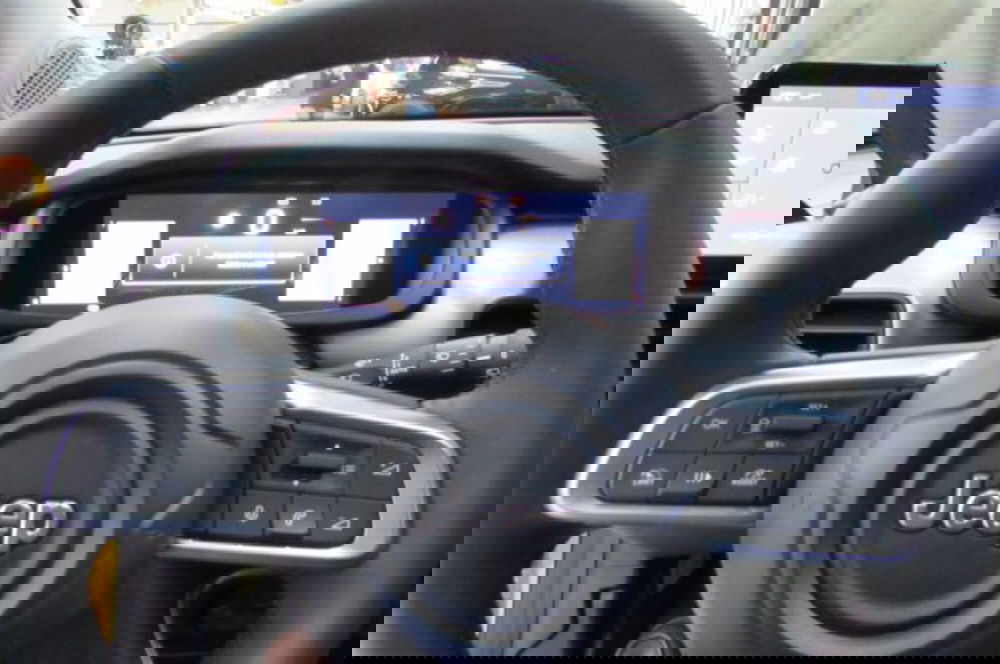 Jeep Avenger usata a Milano (12)