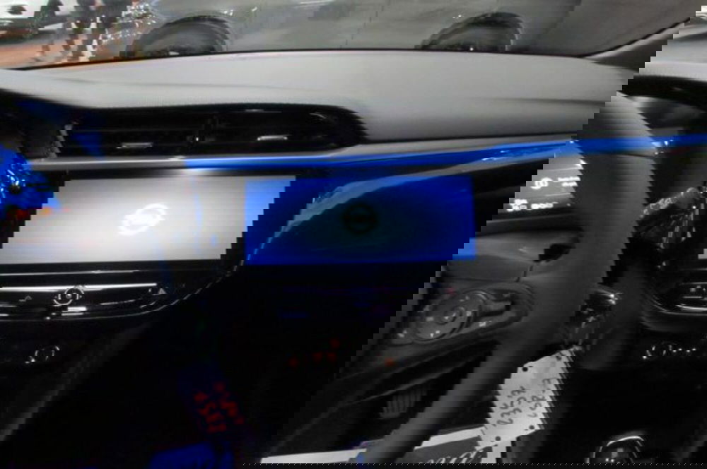 Opel Corsa nuova a Milano (8)