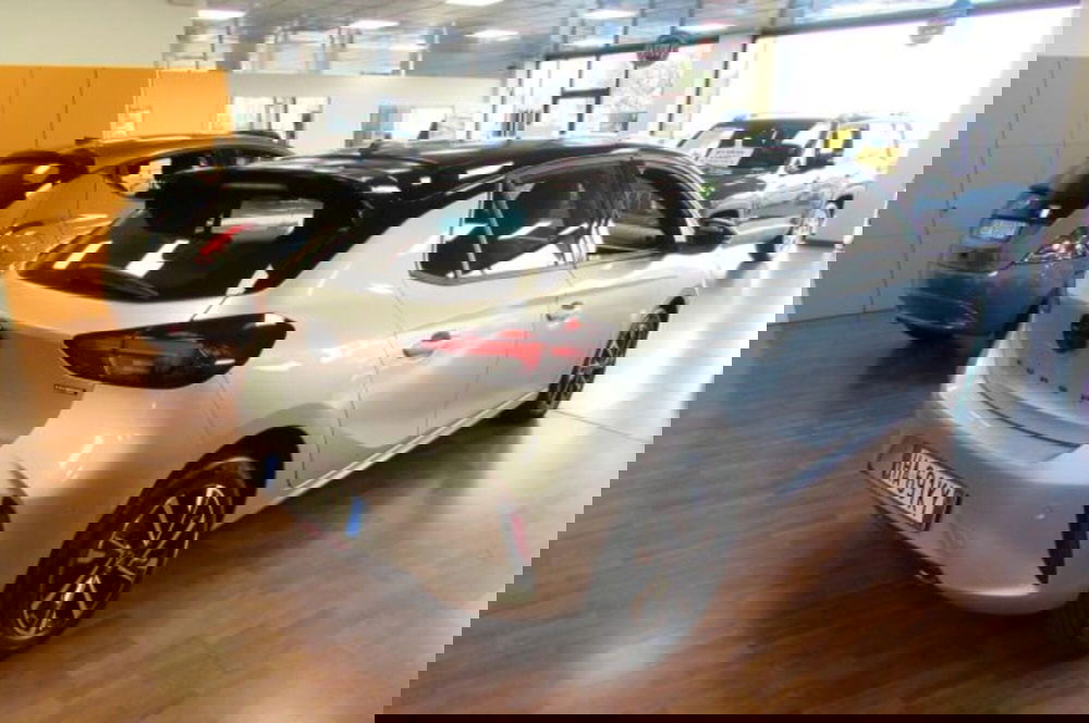 Opel Corsa nuova a Milano (3)