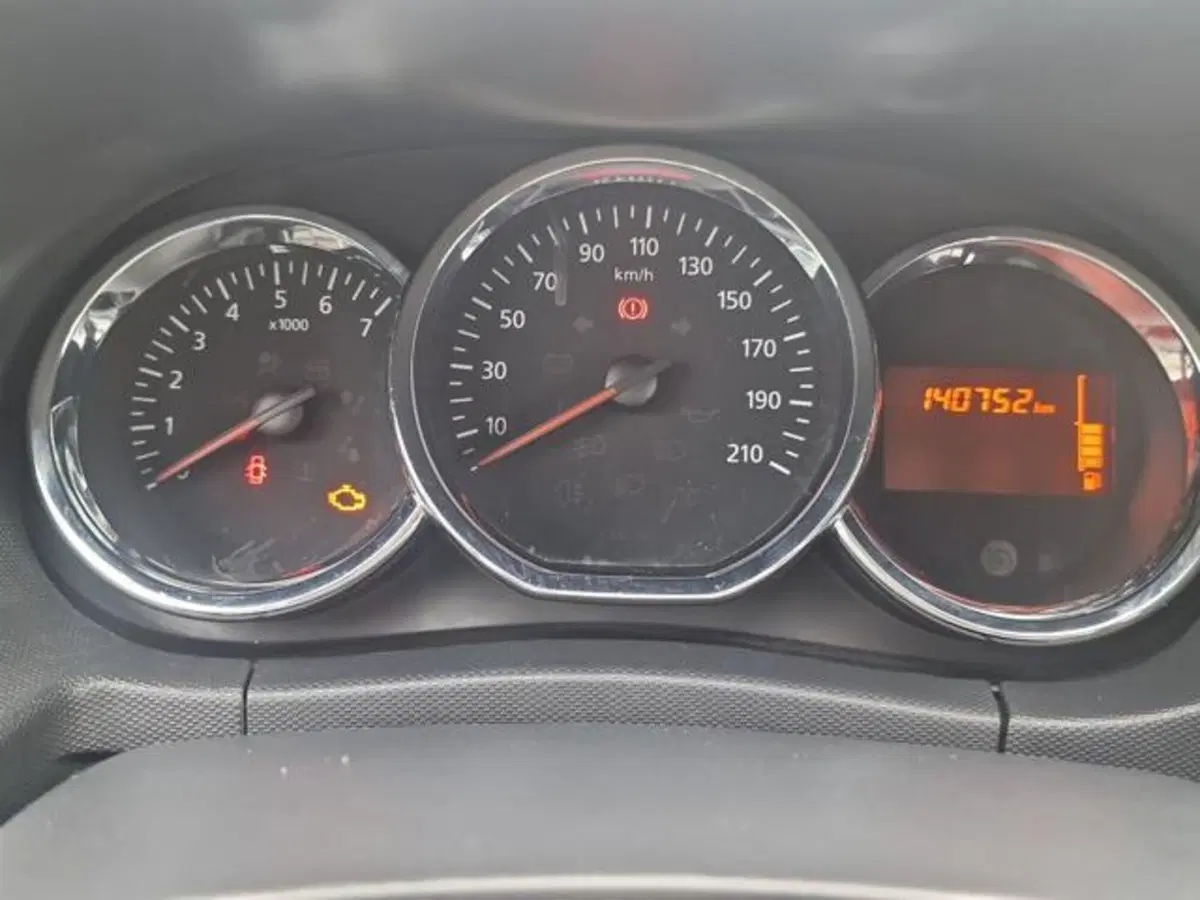 Dacia Duster usata a Salerno (11)