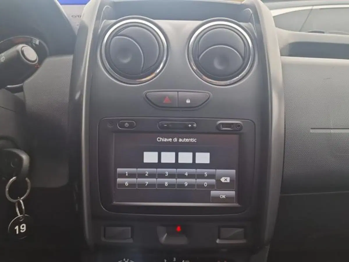 Dacia Duster usata a Salerno (16)