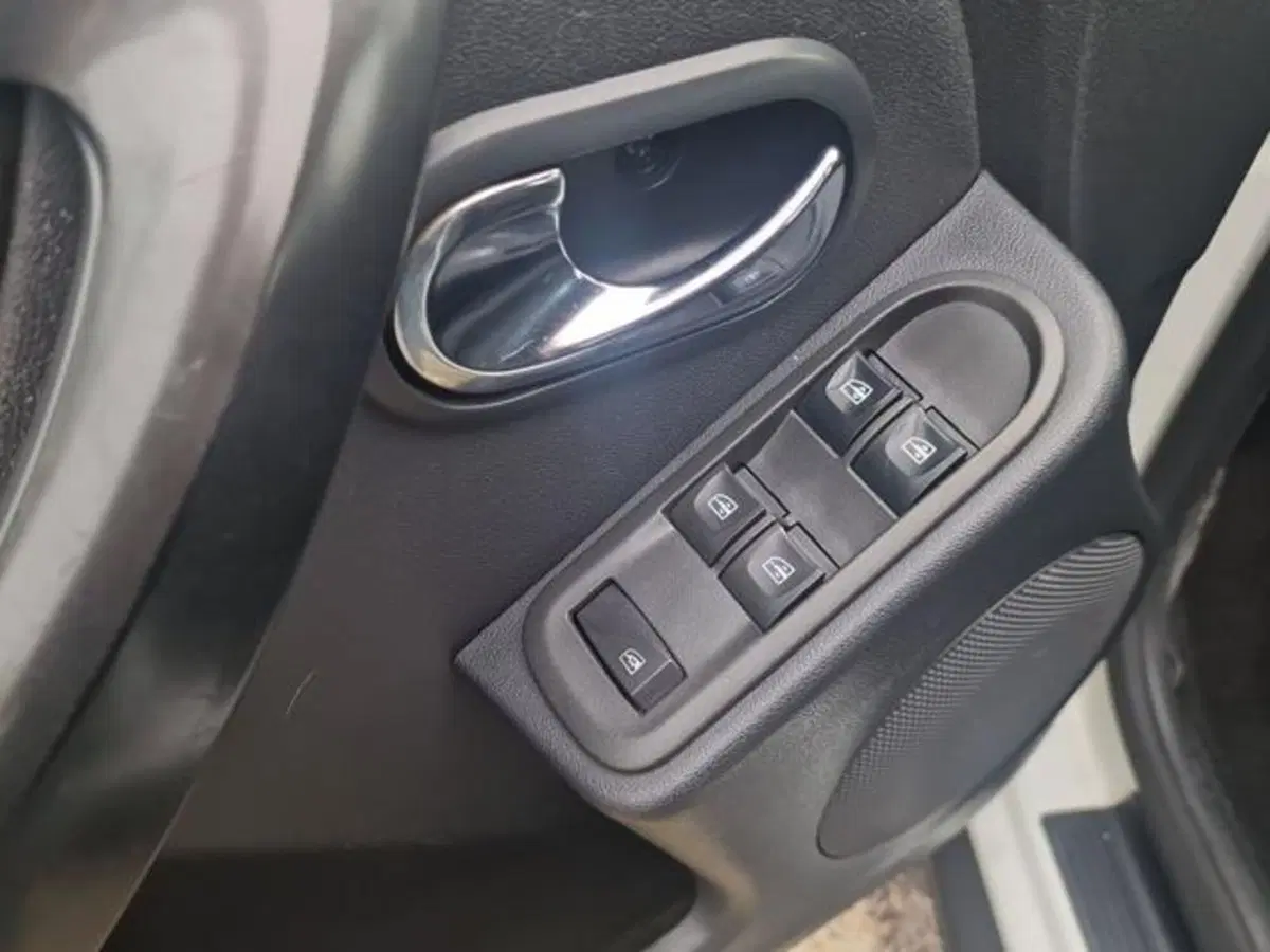 Dacia Duster usata a Salerno (20)