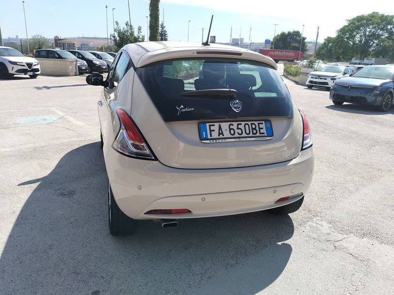 Lancia Ypsilon usata a Matera (7)