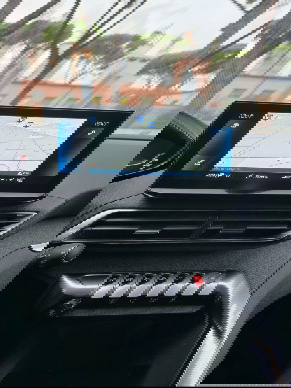 Peugeot 5008 usata a Massa-Carrara (11)