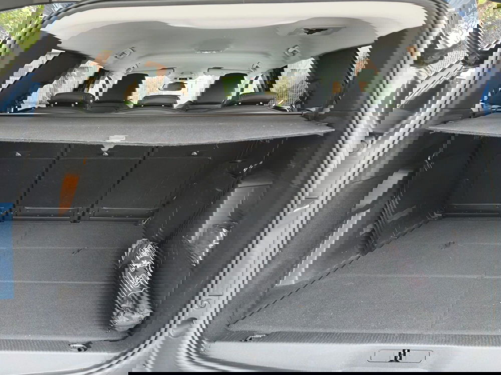 Peugeot 5008 usata a Massa-Carrara (12)