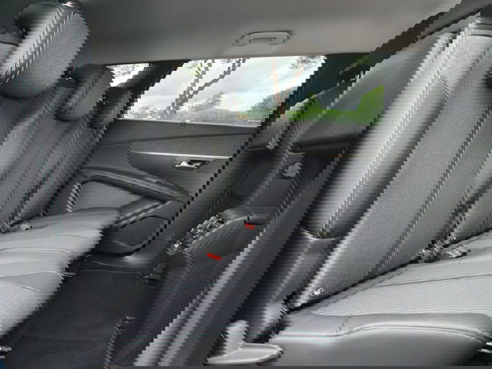 Peugeot 5008 usata a Massa-Carrara (13)