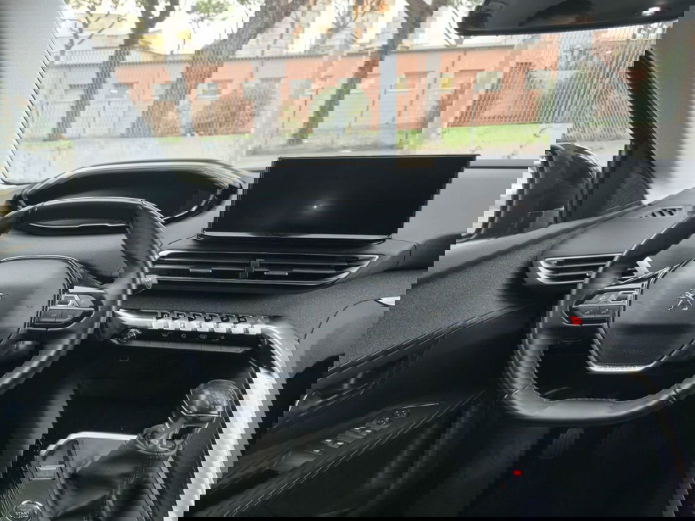 Peugeot 5008 usata a Massa-Carrara (18)