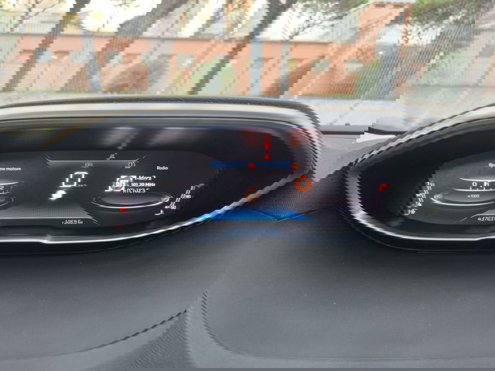 Peugeot 5008 usata a Massa-Carrara (9)