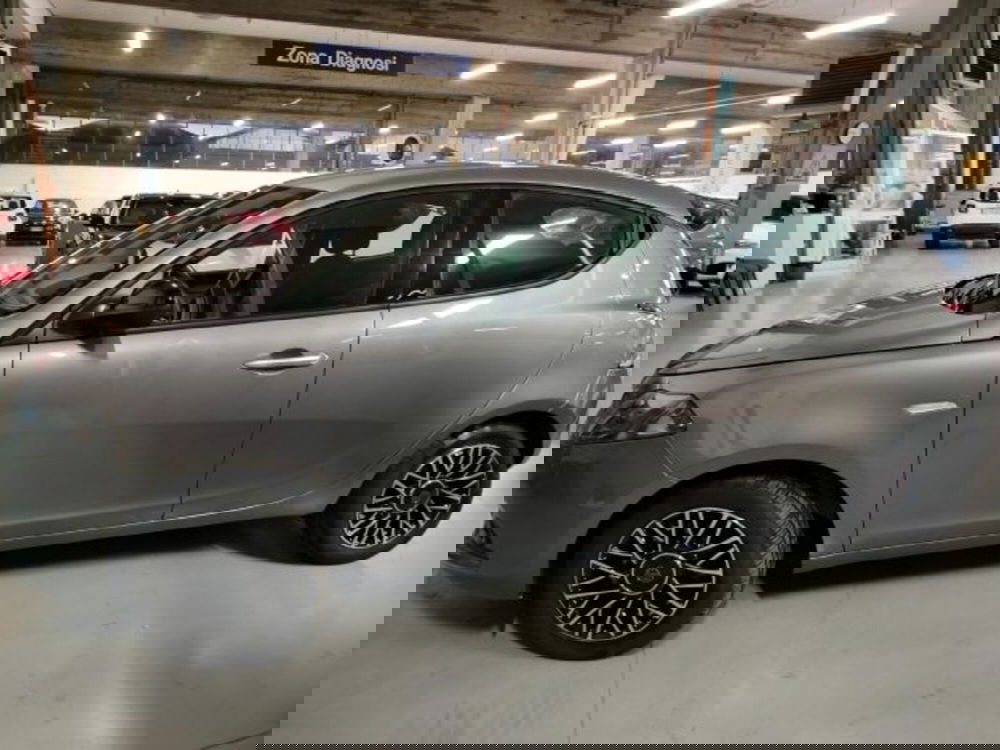 Lancia Ypsilon usata a Forlì-Cesena (13)