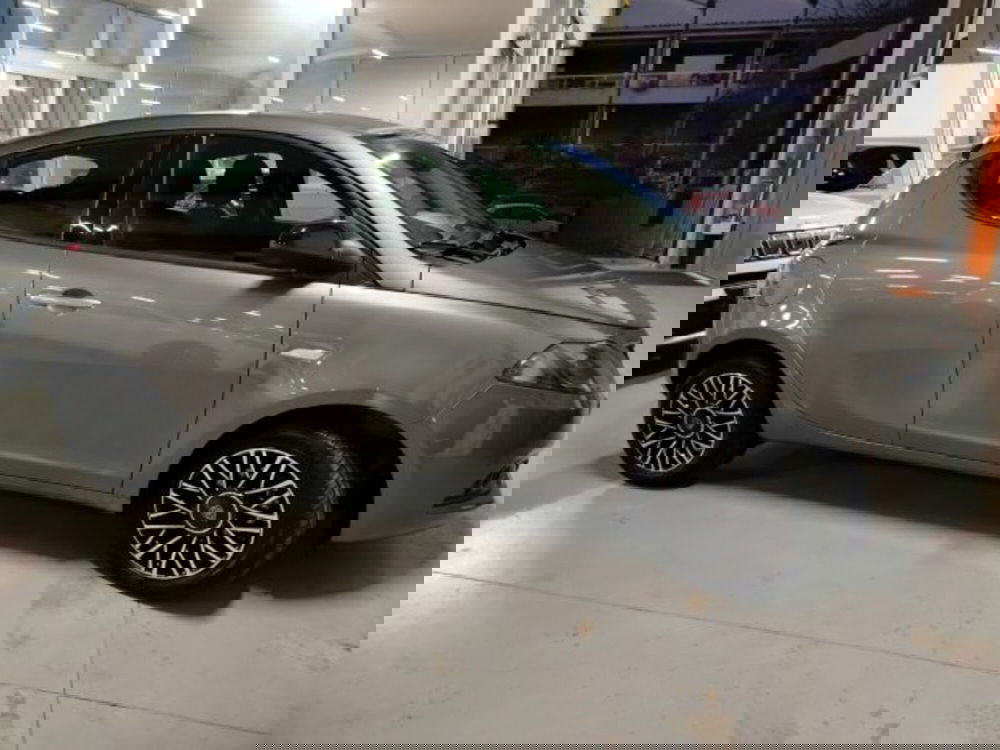 Lancia Ypsilon usata a Forlì-Cesena (7)