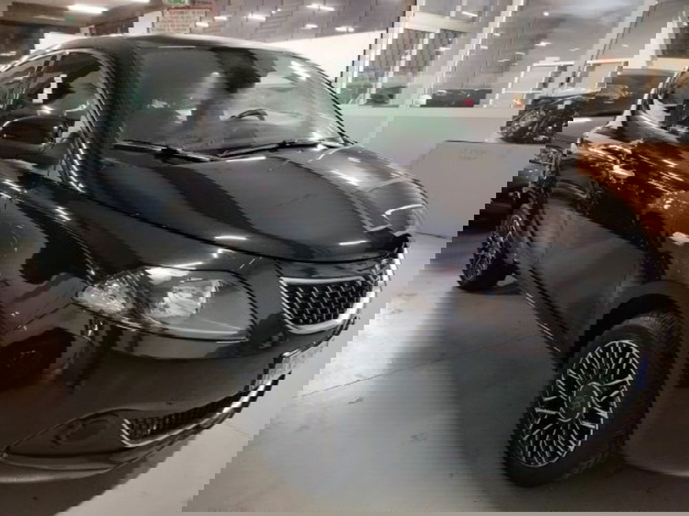 Lancia Ypsilon usata a Forlì-Cesena (4)