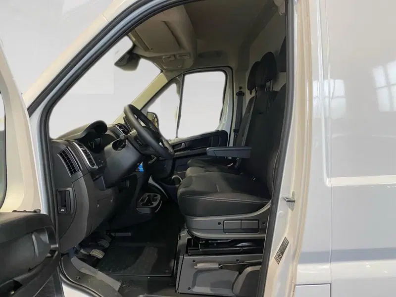 Peugeot Boxer Furgone nuova a Torino (7)