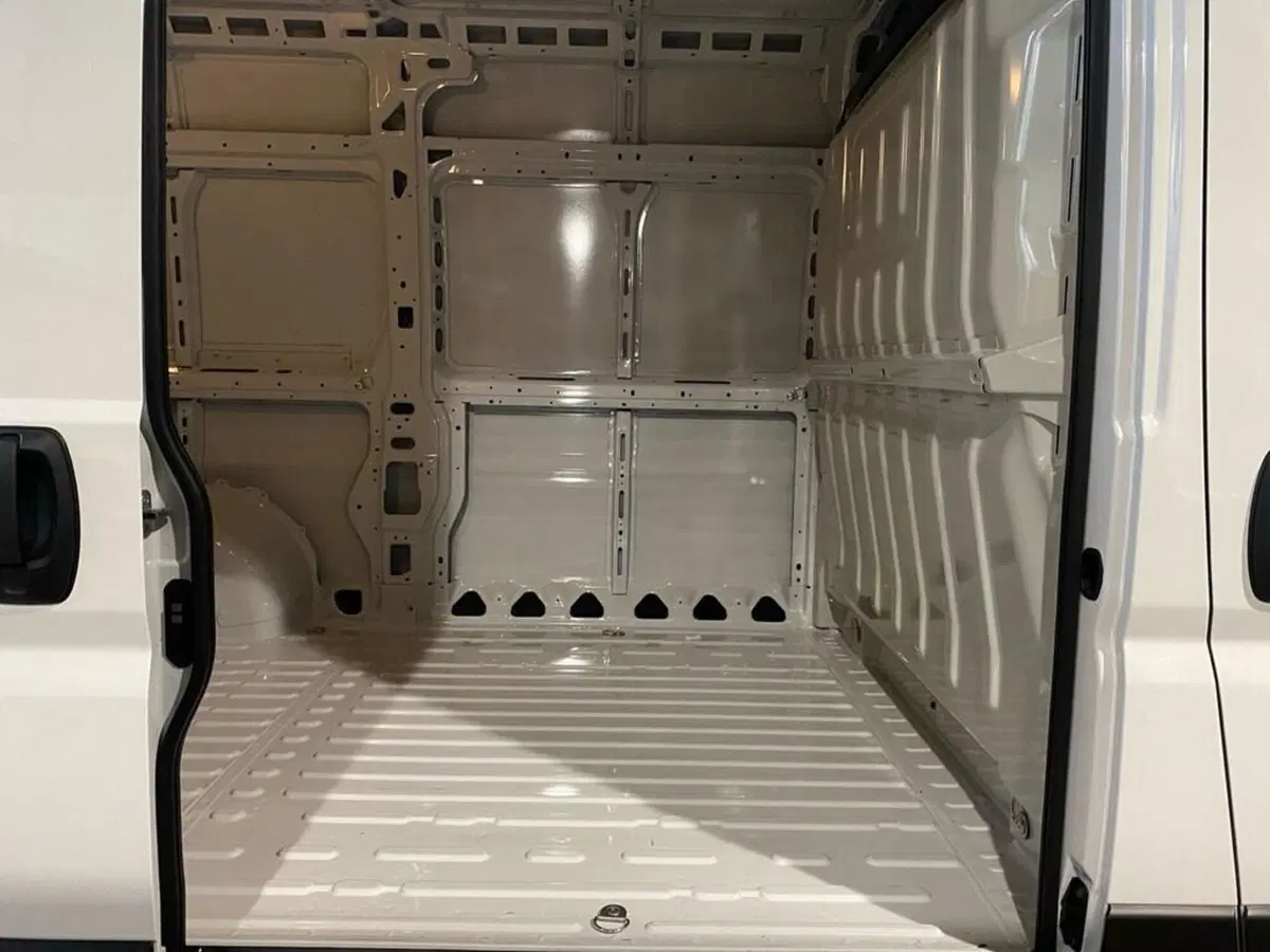 Peugeot Boxer Furgone nuova a Torino (8)