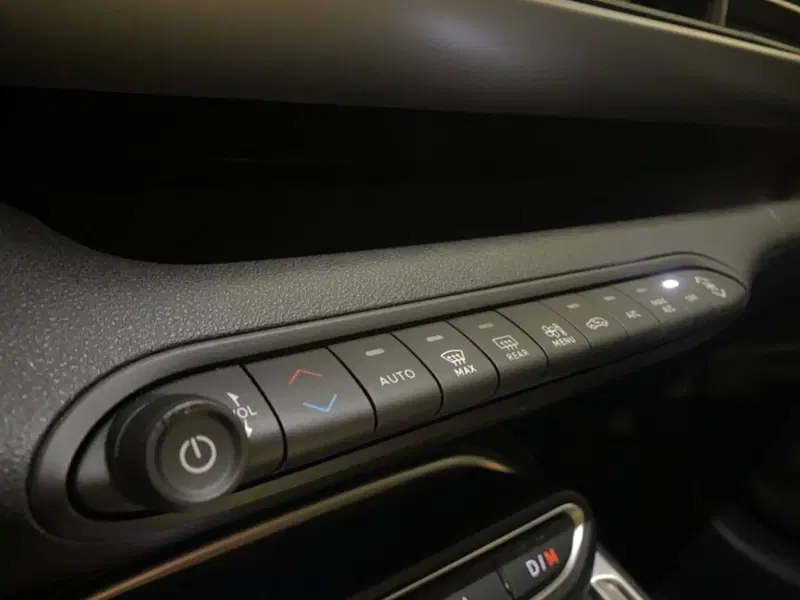 Jeep Avenger nuova a Torino (10)