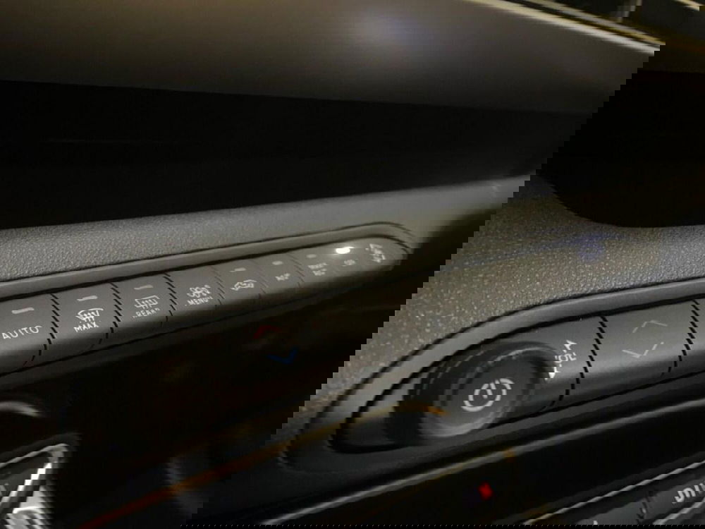 Jeep Avenger nuova a Torino (10)