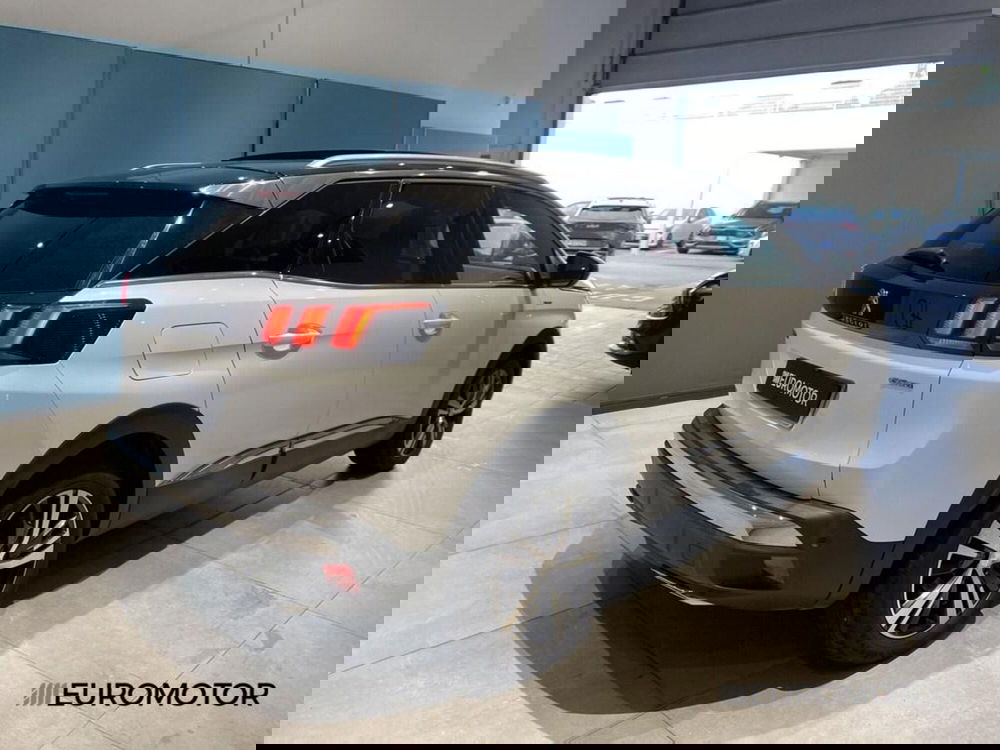 Peugeot 3008 usata a Bari (9)