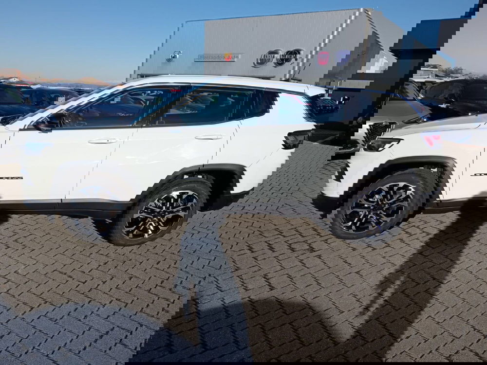 Jeep Compass nuova a Alessandria (9)