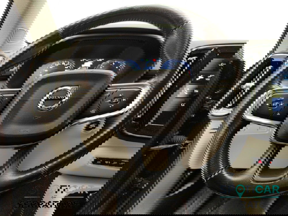 Volvo XC40 usata a Como (18)