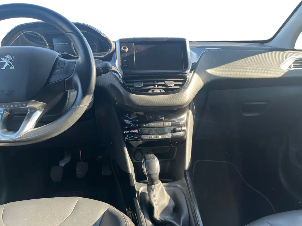 Peugeot 2008 usata a Modena (11)