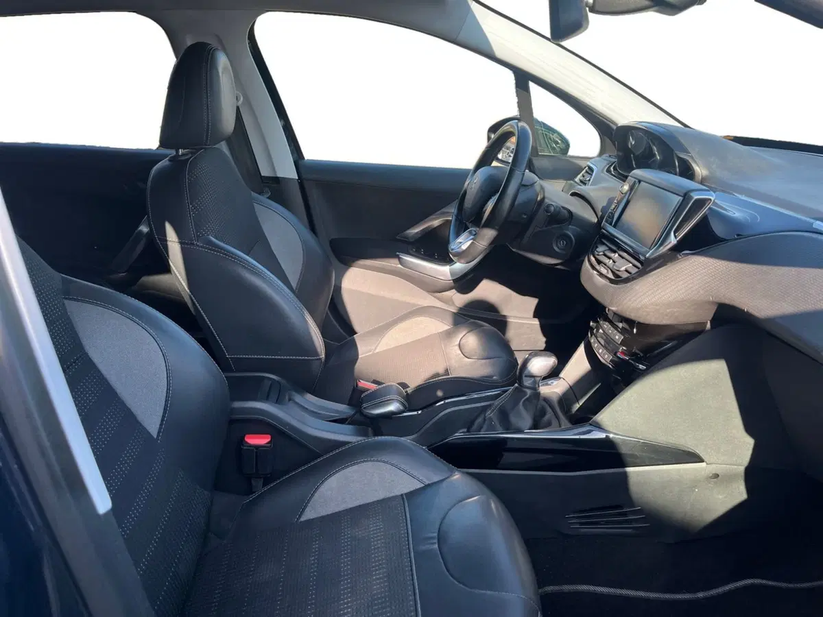 Peugeot 2008 usata a Modena (15)
