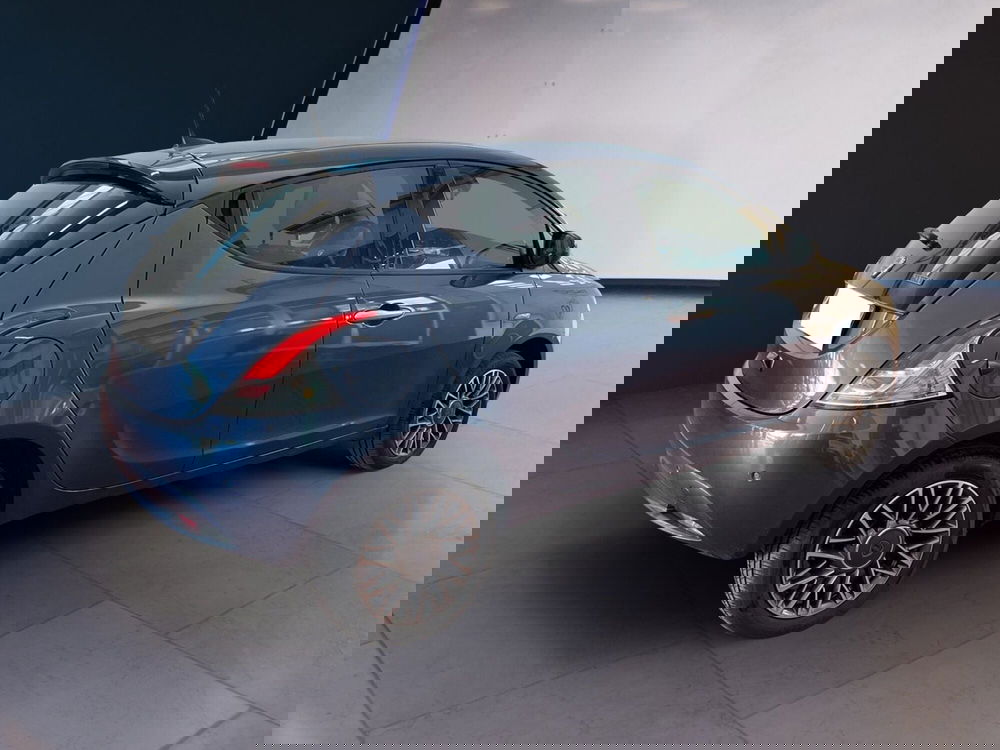 Lancia Ypsilon usata a Torino (4)