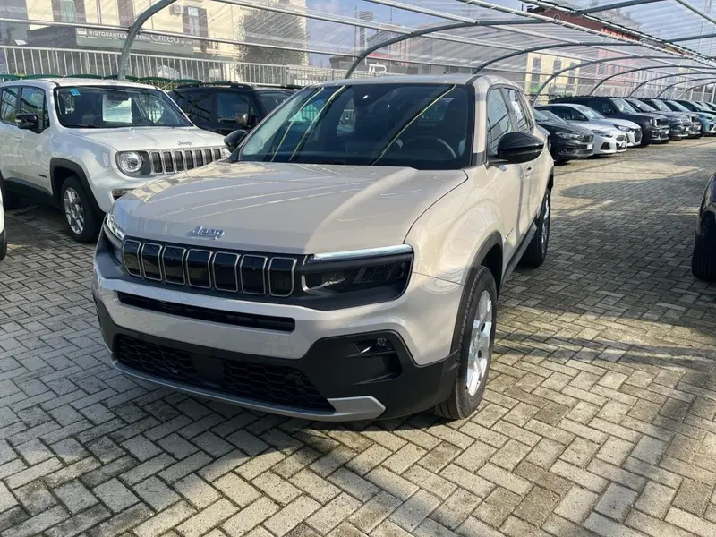 Jeep Avenger nuova a Milano