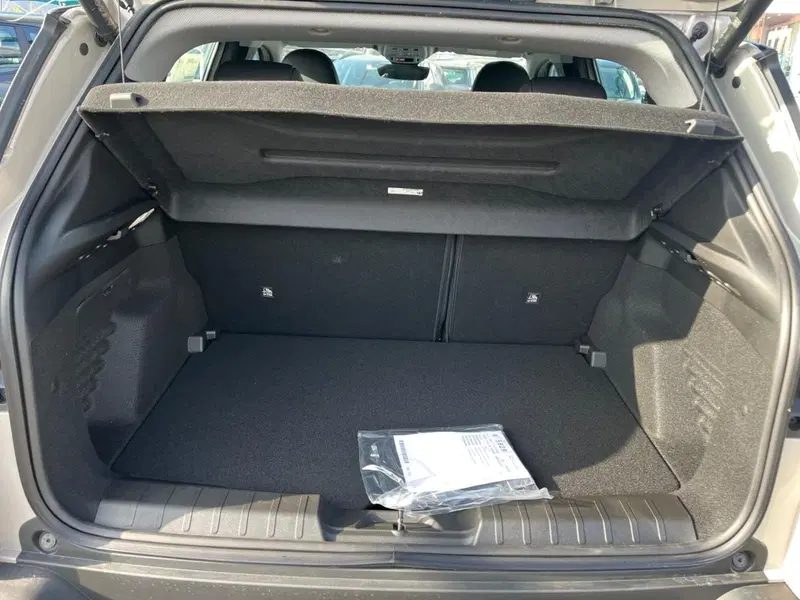 Jeep Avenger nuova a Milano (10)